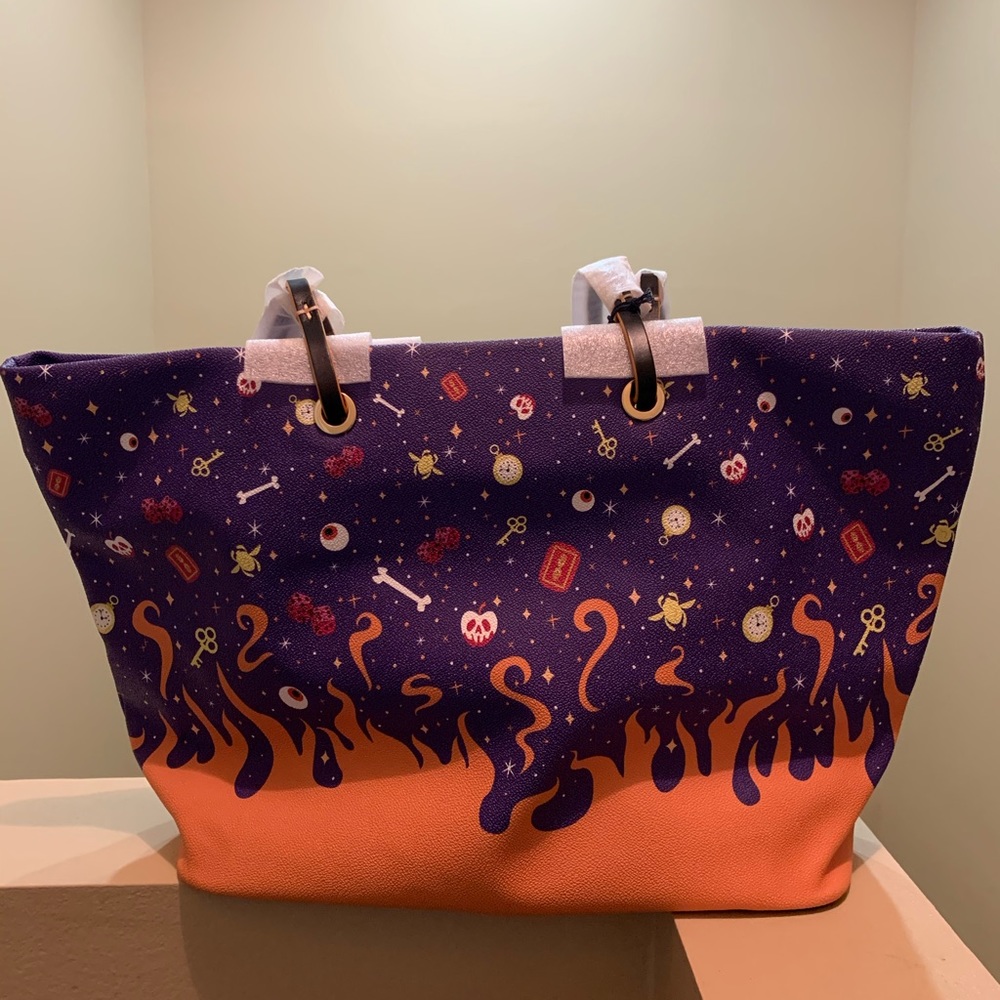 Disney dooney and Bourke hocus pocus tote - Picture 4 of 6